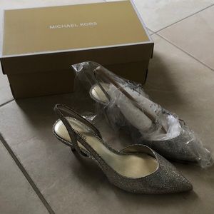 Michael Kors Flex Kitten Pump - New with Box